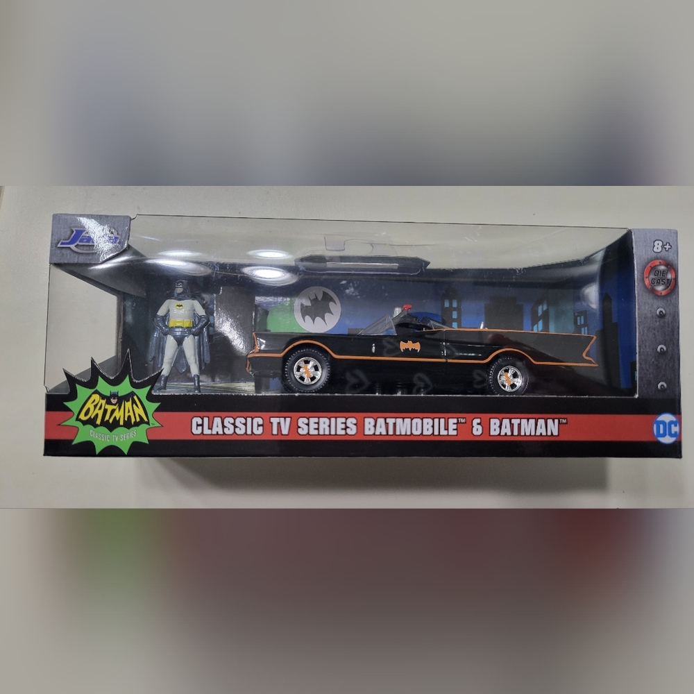 Jada Toys DC Metals Die-Cast Classic TV Series Batmobile And Batman SEALED!